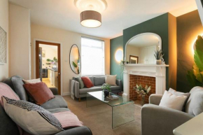 Stylish 4 Bed Home In Central Nottingham w/Parking
